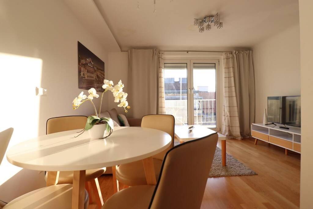Brilliant View: Balcony Home, Modern, Stylish And Newly Renovated Wiedeń Zewnętrze zdjęcie