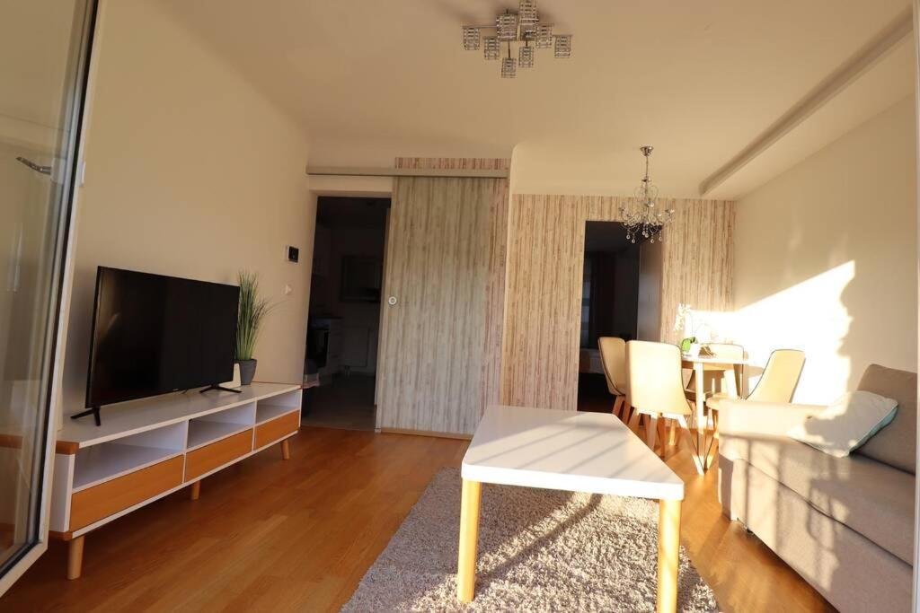 Brilliant View: Balcony Home, Modern, Stylish And Newly Renovated Wiedeń Zewnętrze zdjęcie