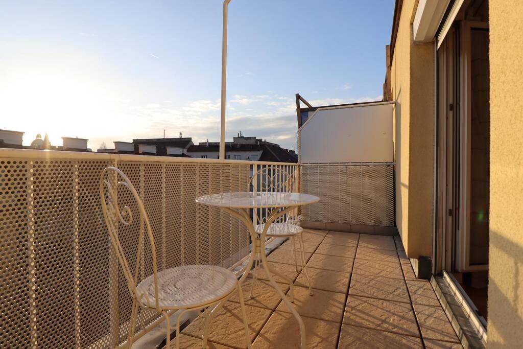 Brilliant View: Balcony Home, Modern, Stylish And Newly Renovated Wiedeń Zewnętrze zdjęcie